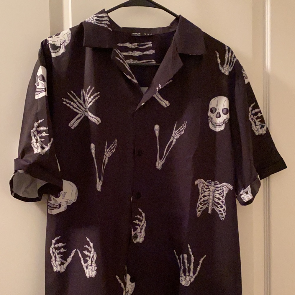 Skull short sleeve button down